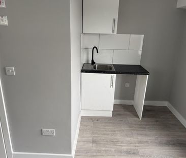 York Road, Northwood HA6, London - Photo 5