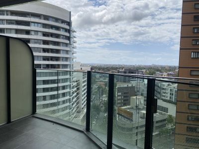 LARGE 1BED EXPERIENCE THE LUXURY LANDMARK - Photo 5