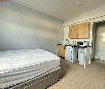 1 Bedroom | North Hill Court, 47a North Road East, PL4 6AY - Premium Studio - Photo 3