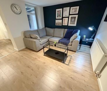 6 bedroom terraced house to rent - Photo 2