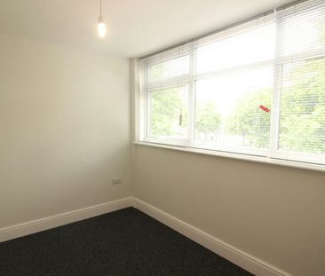 Flat to rent on - Photo 3
