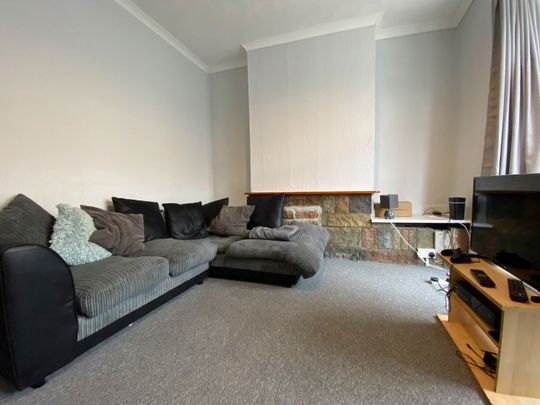 Llantrisant Street, Cathays - Photo 1