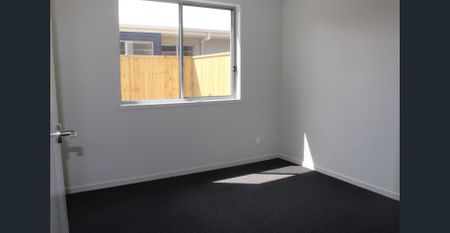 DUPLEX IN CREEKWOOD - Photo 2