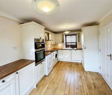 3 bedroom detached house to rent - Photo 4