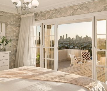 A Landmark Balmoral Address with Uninterrupted Skyline Views - Photo 4