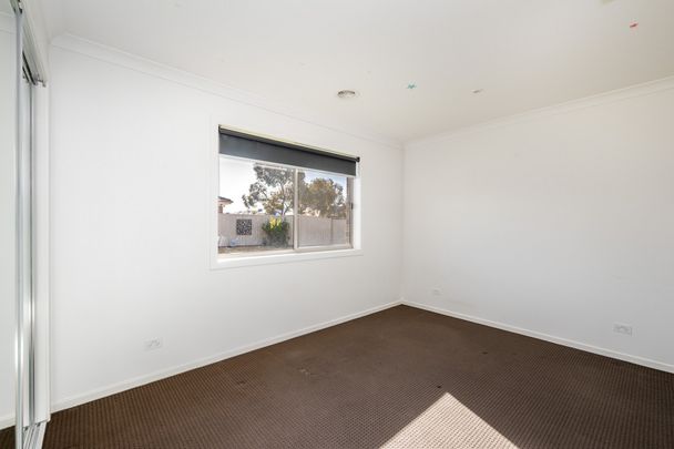 18 Windsor Avenue, SHEPPARTON VIC 3630 - Photo 1