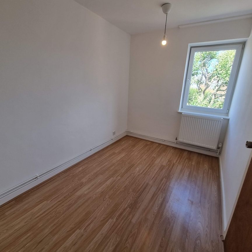 3 Bed Maisonette, Gough Walk, E14 - Photo 1