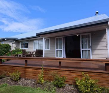 Premium Address - Top Quality Property - Fully Furnished - Photo 3