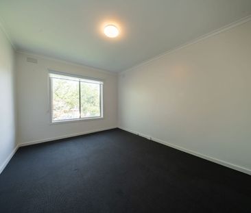 Modern 2-Bedroom Convenience in the Heart of Hughesdale - Photo 2