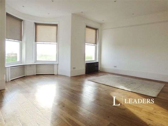 2 bedroom apartment to rent South Terrace, Littlehampton, West Sussex, BN17 - Photo 1