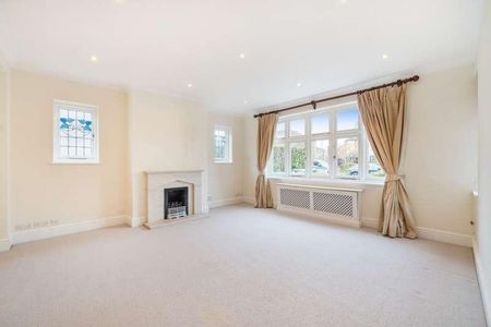 West Grove, Hersham, Walton-on-thames, Surrey, KT12 - Photo 3