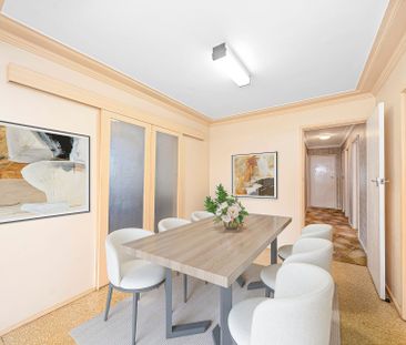 Spacious 4-Bedroom Family Home in Auburn!! - Photo 3