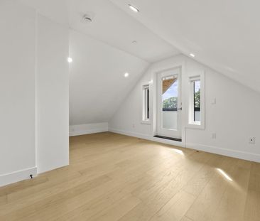 3576 East Pender Street town house — Vancouver, BC (4-Bedroom) - 4 Bedroom - Photo 2