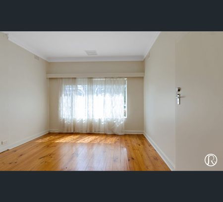 17 Barnett Terrace, Seacliff Park, SA 5049 - Photo 2