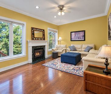 For Lease - 592 Dutch Elliott Court, Newmarket, Ontario - Photo 4