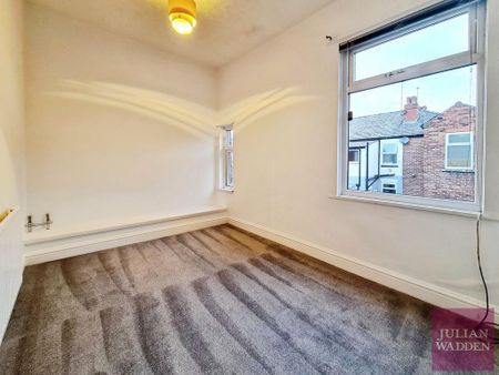 2 bedroom end of terrace house to rent - Photo 3