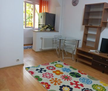 Garsonieră decomandată, mobilată, parter, Strada Turnu Măgurele - Fotografie 2