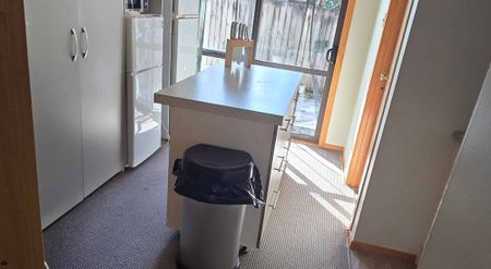 Fully Furnished 3-Bedroom + Office Flat - Photo 5