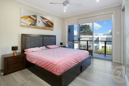 Spacious Modern Home -Walk to Metro & Rouse Hill Town Centre !! - Photo 3