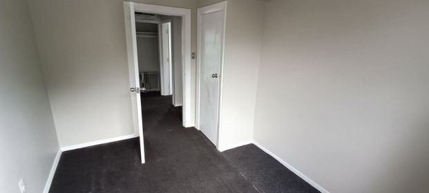 3 Bedroom house + 1 Bedroom Apartment Spreydon - Photo 1