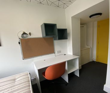 Queens Road, NG9 2BD - Photo 3