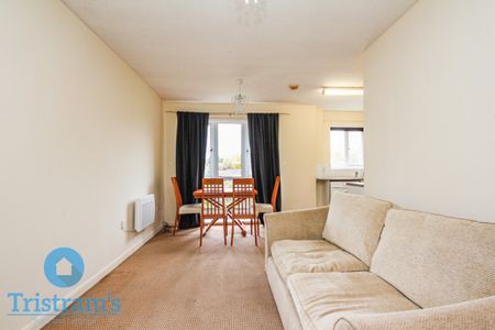 2 bed Apartment for Rent - Photo 2