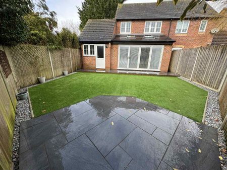 2 bedroom semi-detached house to rent - Photo 5