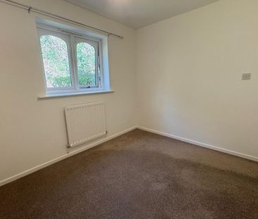 Beaulieu Close - Photo 3