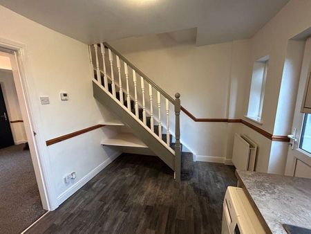 2 bedroom terraced house to rent - Photo 2