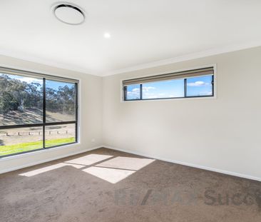 A Peaceful Country-Style Setting with Contemporary Family Appeal. - Photo 4