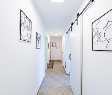 Helles, möbliertes WG Zimmer in einer 3er Frauen WG in zentraler La... - Photo 2