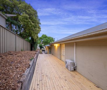 Sprawling East Albury Family Home - Photo 3