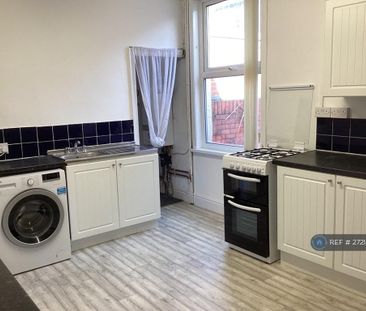 3 bedroom terraced house to rent - Photo 3