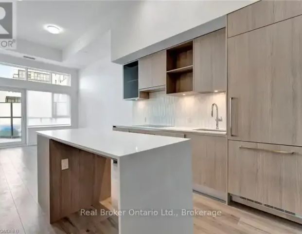 121 - 405 DUNDAS STREET W | 121 - 405 DUNDAS STREET W, Oakville - Photo 1