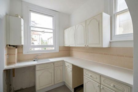 3 bedroom flat to rent - Photo 5