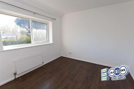 Sandringham Green, Alwoodley, LS17 - Photo 4