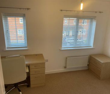 2 bedroom semi-detached house to rent - Photo 2