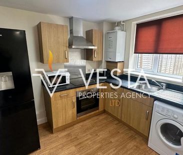 4 bedroom semi-detached house to rent - Photo 4