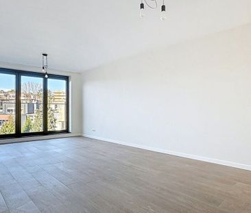 Appartement te huur in Neder-over-Heembeek voor € 1.150 met 1 slaap... - Photo 1