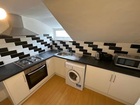 2 bedroom flat to rent - Photo 5