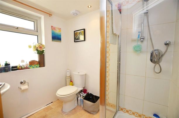 Broad Street, Teddington, TW11 - Photo 1