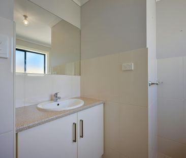 COSY FAMILY HOME IN CENTRAL LOCATION - Photo 2