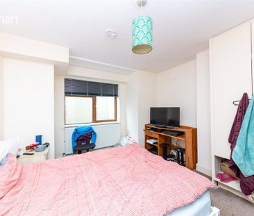 5 bedroom semi-detached house to rent - Photo 2