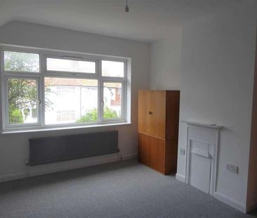 Wellington Avenue, Hounslow, TW3 - Photo 5