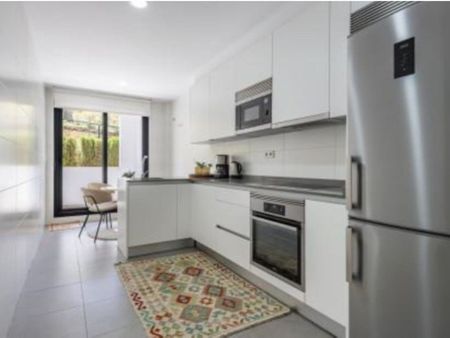 Luxury Flat for rent in Marbella, Andalusia - Photo 4