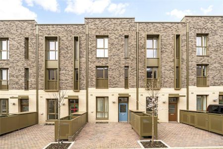 3 bedroom terraced house to rent - Photo 5