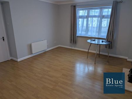 2 bedroom flat to rent - Photo 3