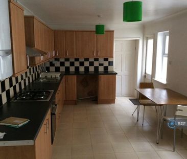 3 bedroom terraced house to rent - Photo 3