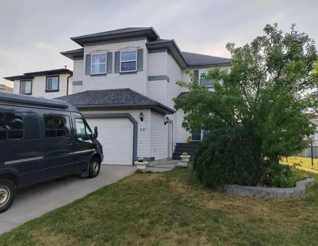 walkup out beantiful innovated baseroom with 2 bedroom and large living room | Calgary - Photo 1