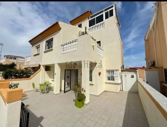 Alquiler de chalet pareado en Calle las Tortolas, 10 - Photo 1